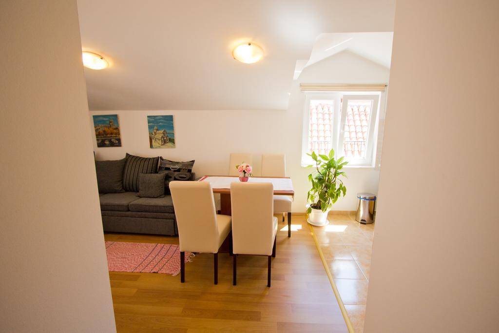 Apartment Bucevic Σίμπενικ Εξωτερικό φωτογραφία