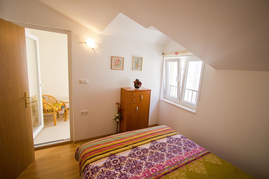 Apartment Bucevic Σίμπενικ Εξωτερικό φωτογραφία