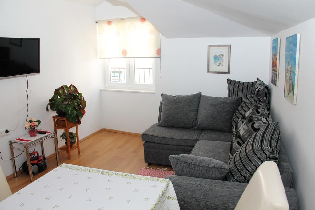 Apartment Bucevic Σίμπενικ Εξωτερικό φωτογραφία